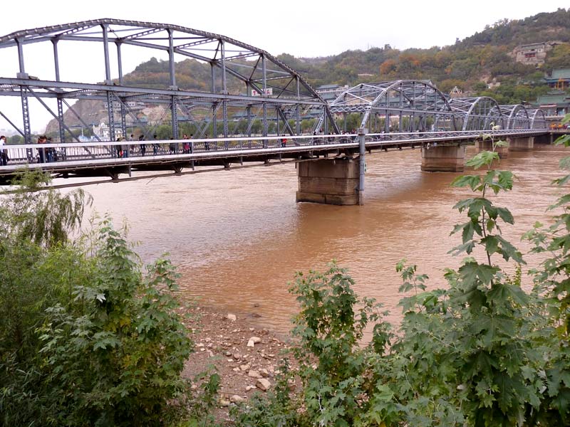 Žlutou řeku zdobí mnoho potřebných mostů